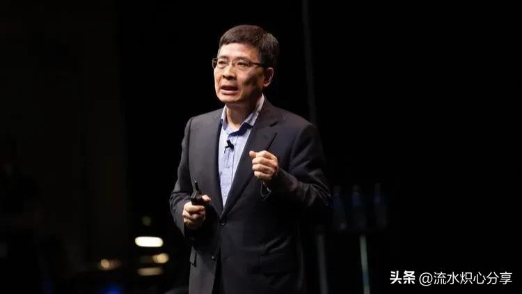 海尔总裁走红被媒体围住无法脱身：流量背后的商业与舆论博弈(图2)