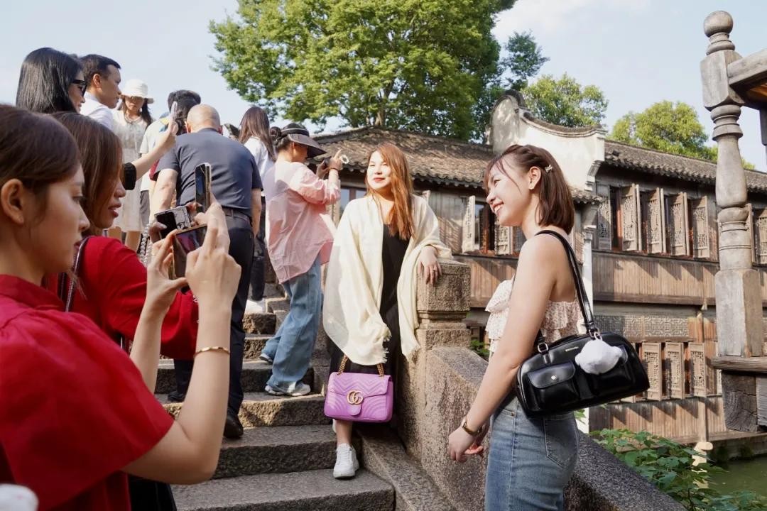 五一热门旅游城市排名：北京209亿垫底，四川235亿第二，榜一是谁(图21)