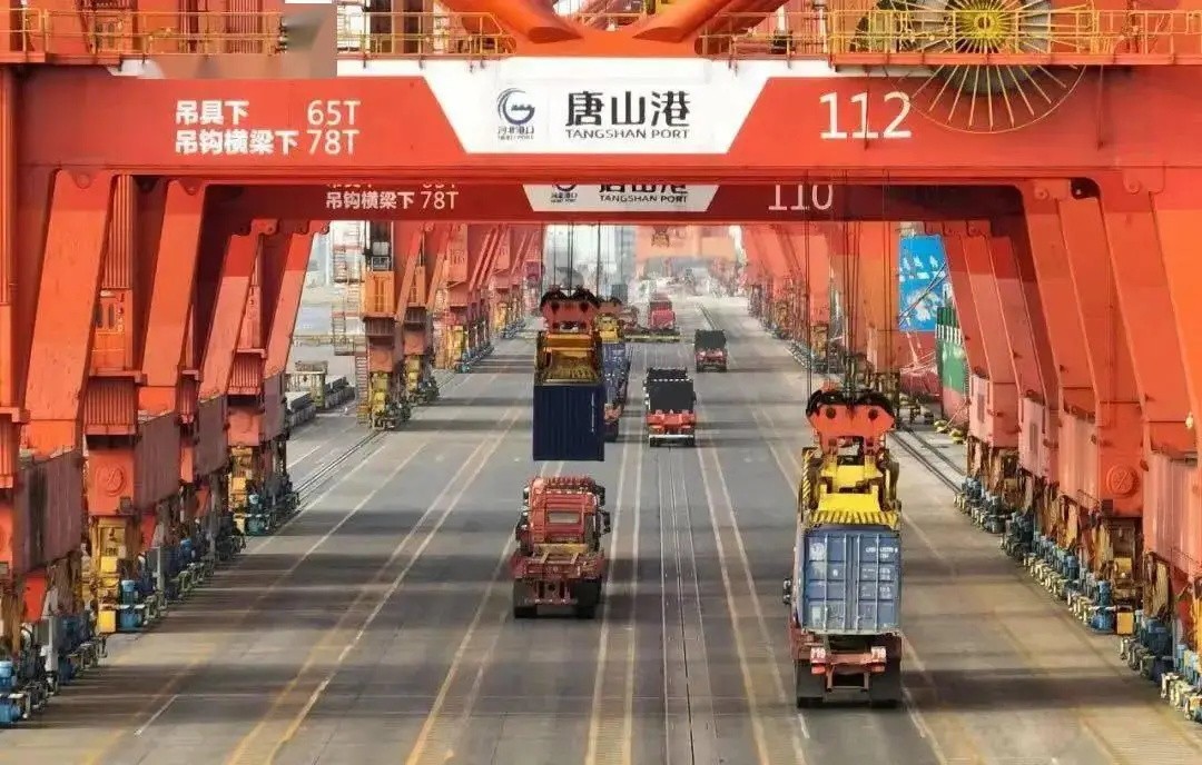 中国十大港口“揭晓”：山东占3席，第一名货物吞吐量达13.77亿吨(图2)