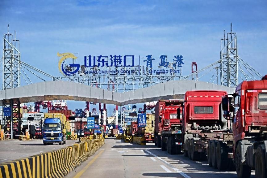 中国十大港口“揭晓”：山东占3席，第一名货物吞吐量达13.77亿吨(图1)