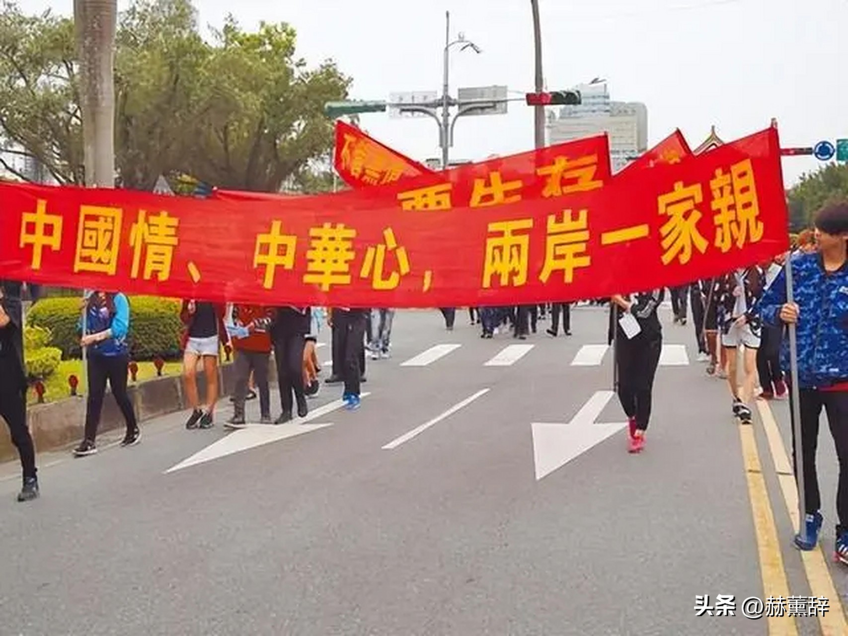 俄罗斯紧急提醒中国！特朗普急于退出北约，是准备跟中国决战！(图14)