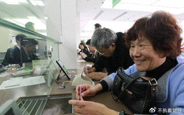 最新一批储蓄国债来了：2025年7月，买10万比定期存款利息高多少(图1)