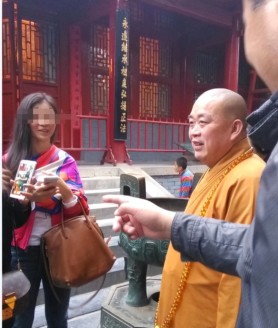 越扒越有！知名大V曝释永信猛料，简直坏透了，多位女明星被牵连(图18)