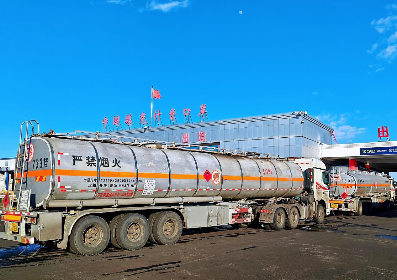 中国高价进口大量原油，却低价出口成品油，为何要赔本赚吆喝？(图15)