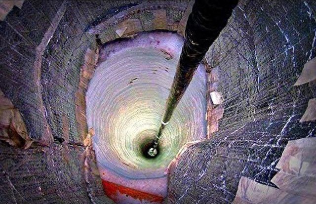 30年后才明白，当年苏联“挖穿地球”，为何挖到12262米停止了？(图1)